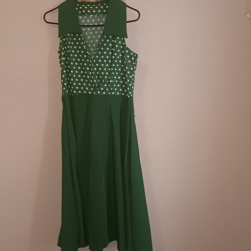 Woman's dresses collared